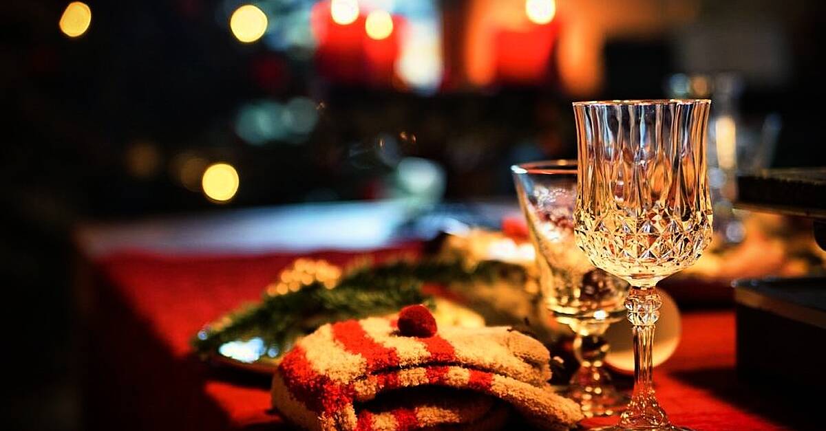 Avoid Talking Politics or Religion at Christmas Dinner, Charity Says