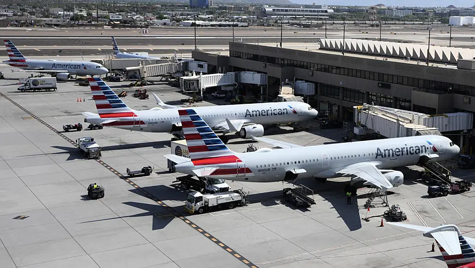 American Airlines Cleared To Fly Again After Technical Issue Grounded Planes