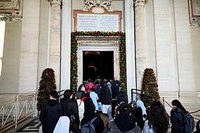 Pilgrims Pass Through Vatican Holy Door As The 2025 Holy Year Begins