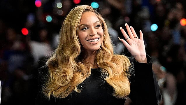 Beyonce Returns To Nfl Half-Time Stage With Star-Studded Ode To Texas