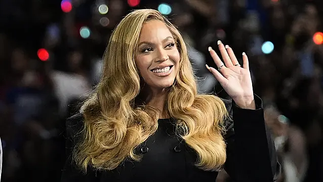 Beyonce Returns To Nfl Half-Time Stage With Star-Studded Ode To Texas