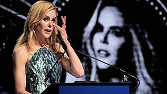 Emotional Nicole Kidman Dedicates Award To Late Mother