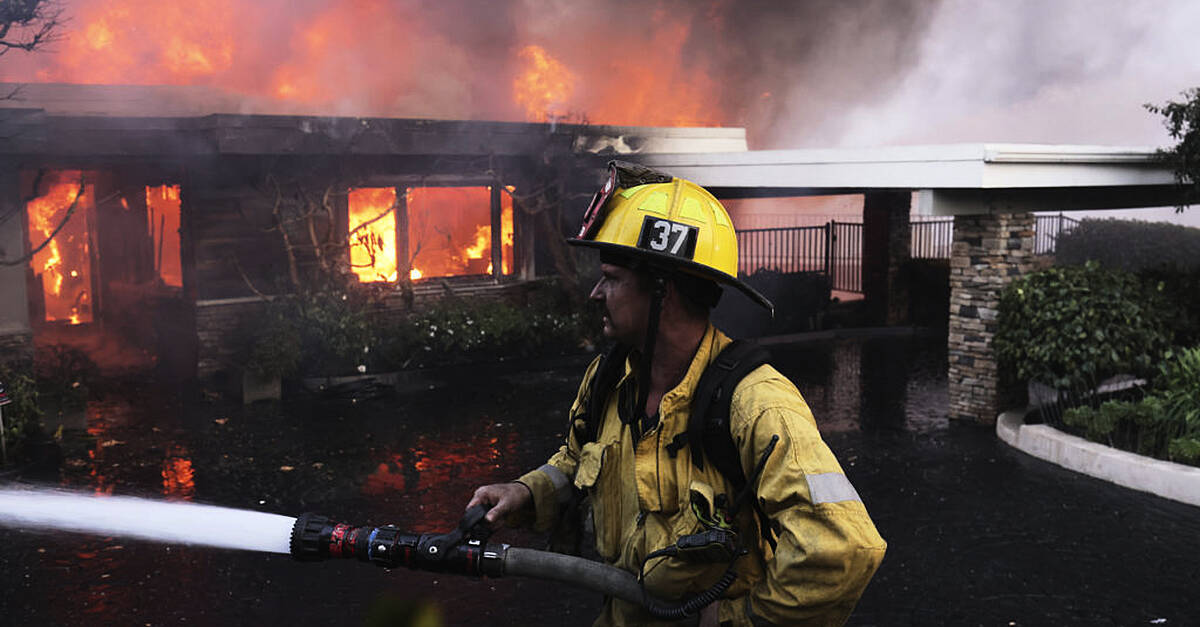 Los Angeles Declares a State of Emergency Due to a Wildfire 