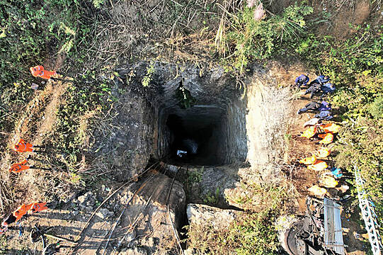 Divers Retrieve Body In Search For Miners Trapped In Flooded Shaft