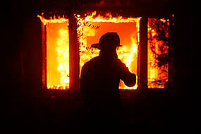 Huge Wildfires Kill Two And Destroy 1,000 Structures In Los Angeles