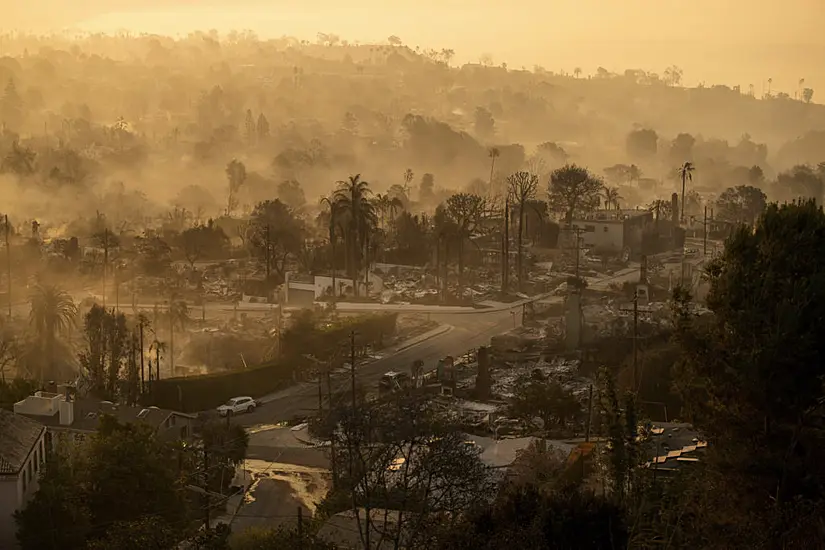 Los Angeles Families Return To Search The Ruins Of Their Homes For Memories