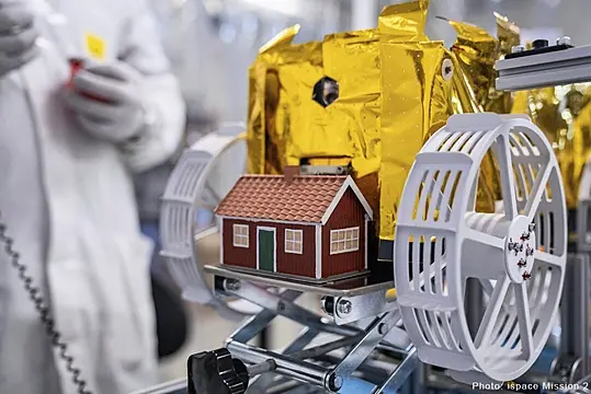 Swedish Artist’s Model House Could Soon Find Permanent Home On Moon