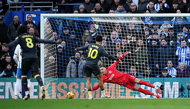 Controversial Iliman Ndiaye Penalty Earns Everton Hard-Fought Win Over Brighton