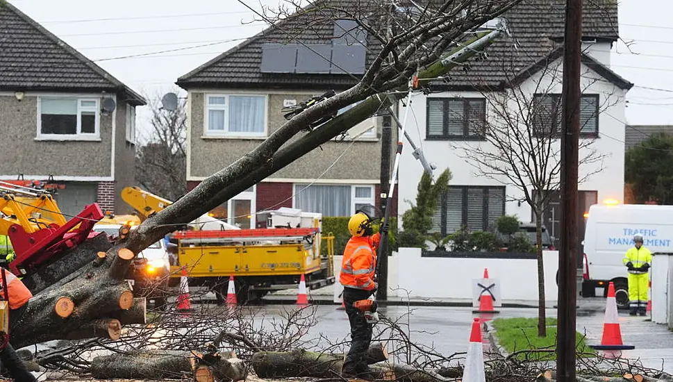 Storm Éowyn: Over 100,000 Homes To Be Without Power For Over A Week