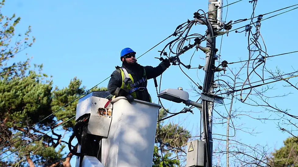 Storm Éowyn: ‘Everything Being Done’ To Restore Power To Homes, Say Ministers