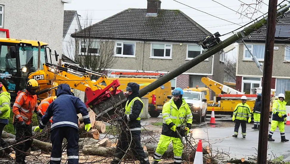 Storm Éowyn: 180,000 Without Power As Crews From Uk, Austria And Finland Work On Repairs