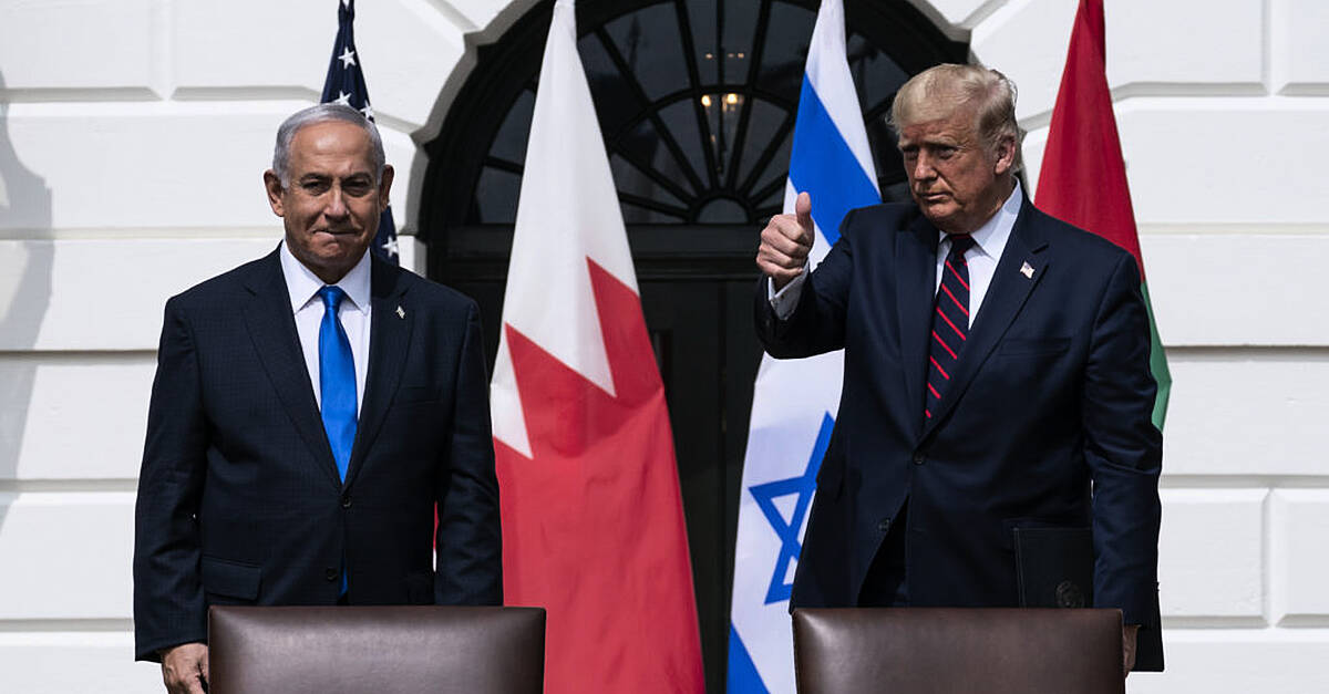 Trump and Netanyahu meet as pressure to end truce mounts for Israeli PM