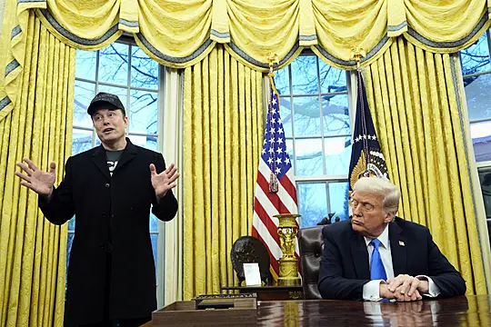 Trump Signs Executive Order To Continue Downsizing Federal Workforce In Us