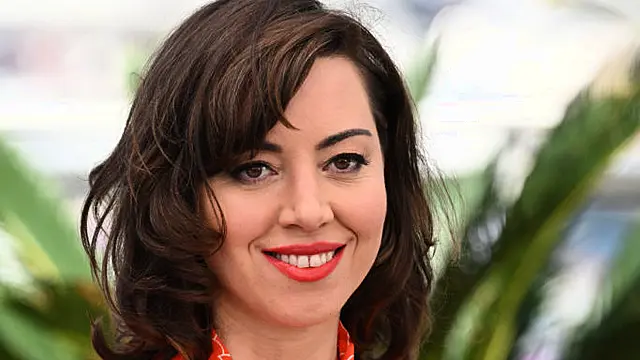 Aubrey Plaza Appears On Snl’s 50Th Anniversary Celebration