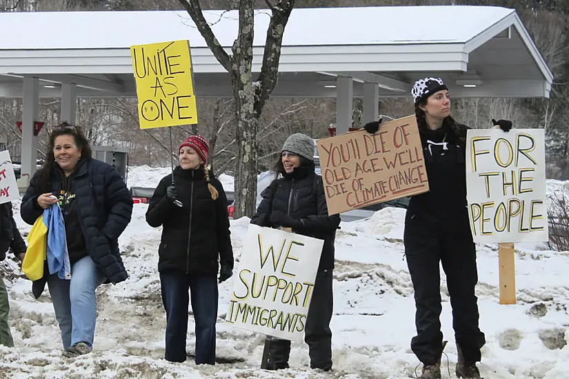 Crowds Protest Near Vermont Ski Resort Where Jd Vance Planned Family Holiday