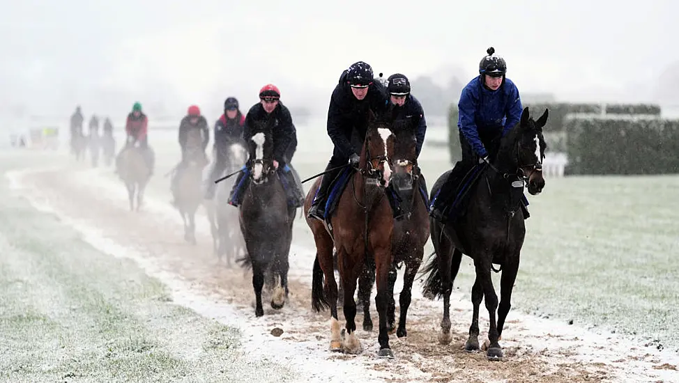 ‘Fool’s Spring’ Fears As Snow Hits Cheltenham Three Days After 18C Temperatures