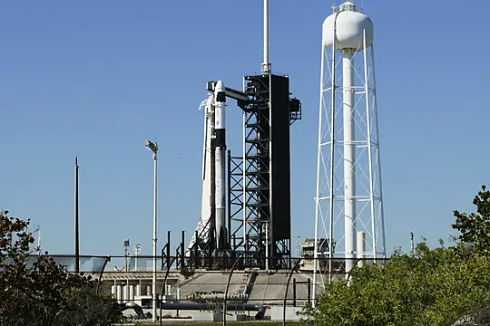 Spacex Delays Flight To Replace Stranded Astronauts After Launch Pad Problem