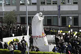 Pope Acknowledges Presence Of Children Praying For Him Outside Hospital