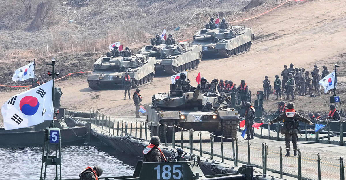 Северна Корея заяви че има изложени нови противовъздушни ракети тъй
