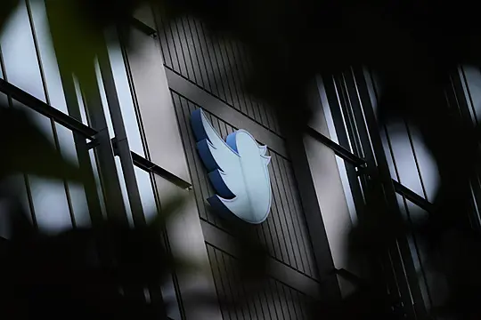 Twitter Bird Sign Sells For More Than £27,000 At Auction
