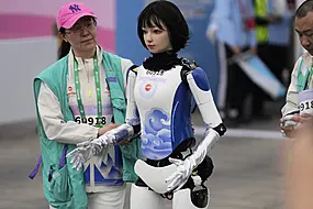 Thousands Of Humanoid Robots Take Part In Half Marathon