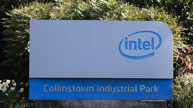 Intel Shares Fall As Weak Outlook Overshadows New Ceo’s Turnaround Promises