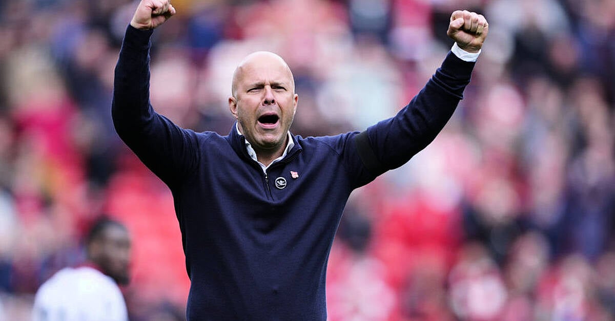 Arne Slot wants Liverpool to win Premier League title in front of packed Anfield