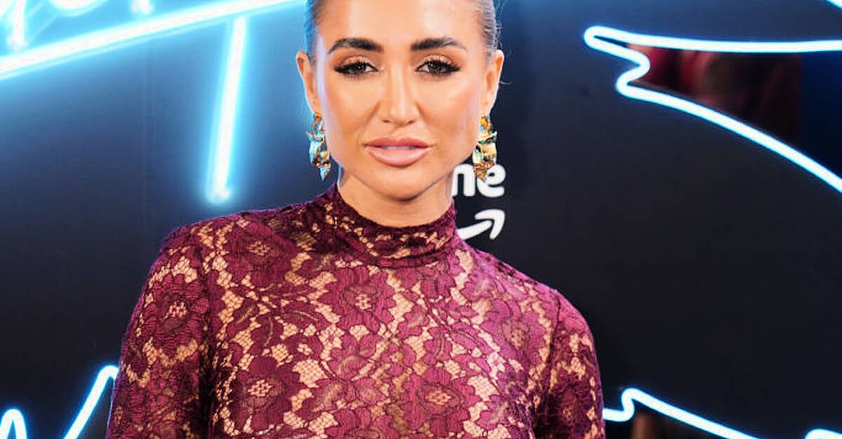 Звездата от остров Love Georgia Harrison обяви че очаква първото