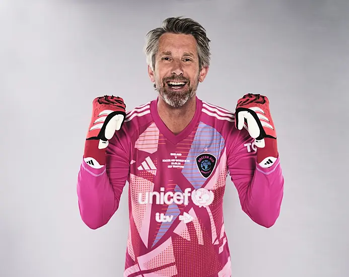 Edwin Van Der Sar Hopes Lightning Can Strike Twice For Manchester United