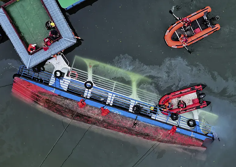 10 Dead As Tourist Boats Capsize In Storm In China