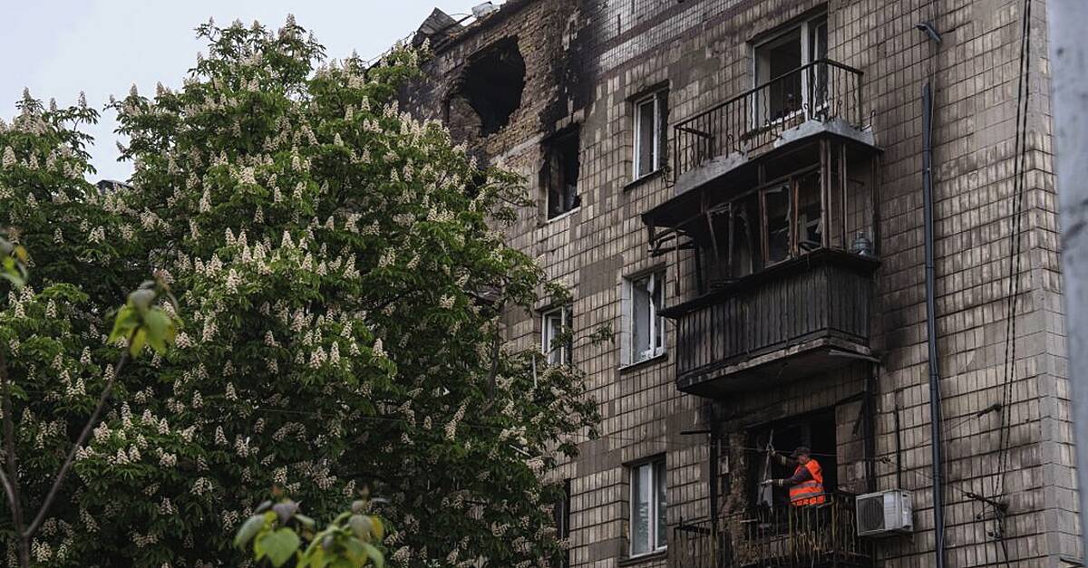 Руската атака на ракети и дронове убива двама души в столицата на Украйна 