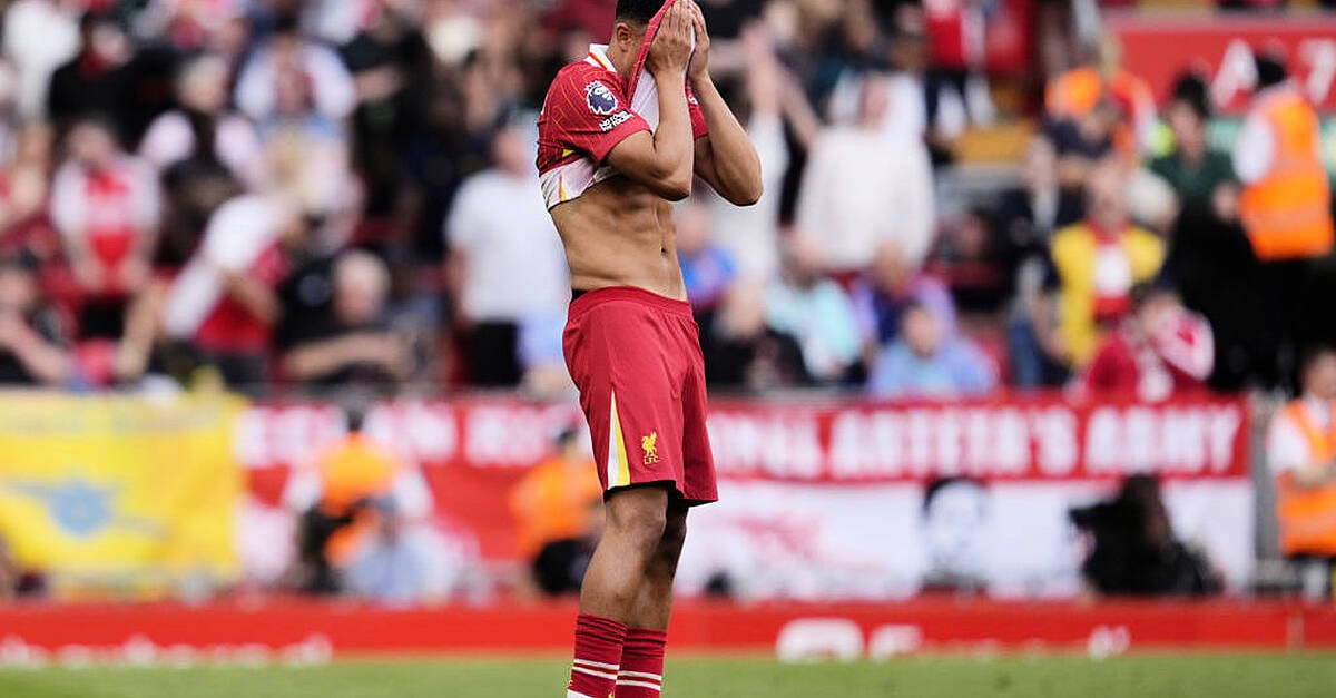 Съотборниците на Trent Alexander-Arnold предлагат подкрепа след лечението му на Anfield 