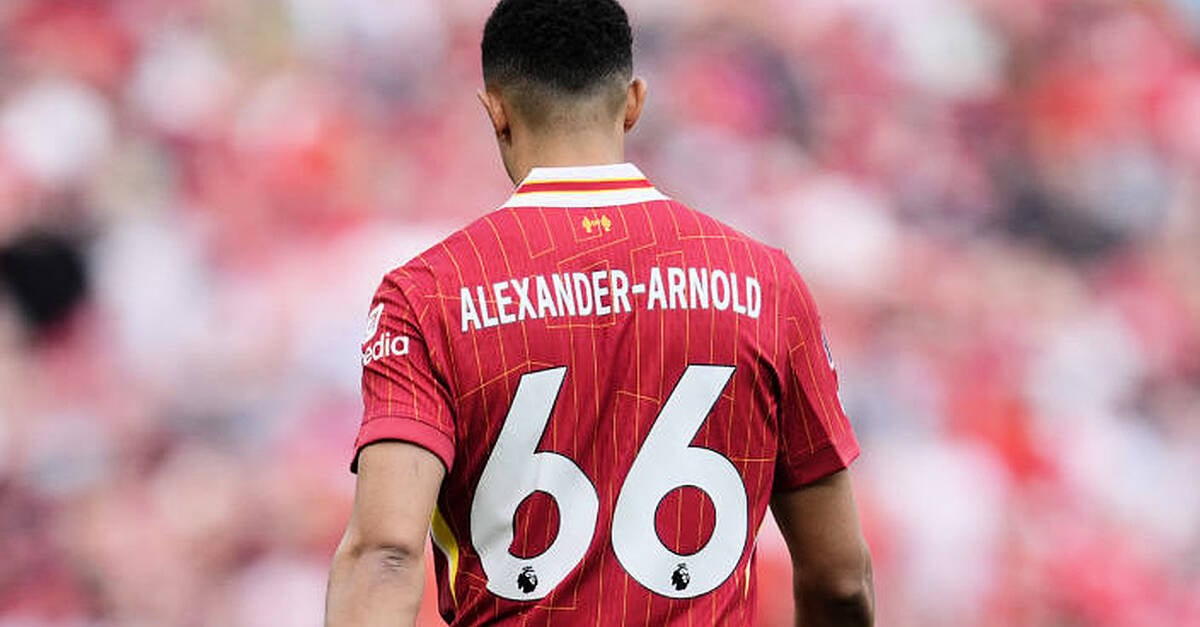 Jamie Carragher criticises Liverpool fans for booing Trent Alexander-Arnold