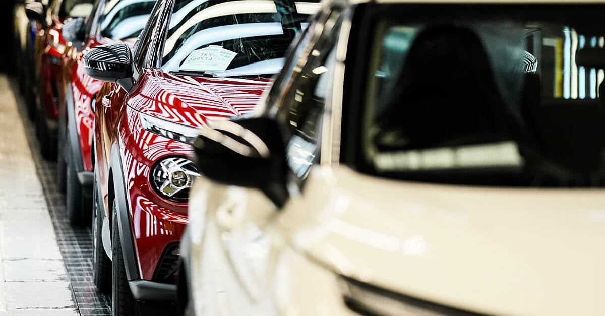 Nissan потвърди че ще затвори седем фабрики и ще намали