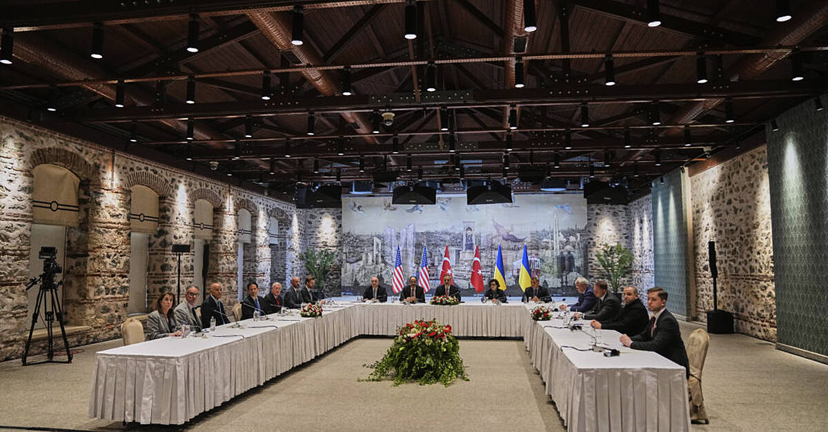 Russia and Ukraine hold first direct peace talks in three years