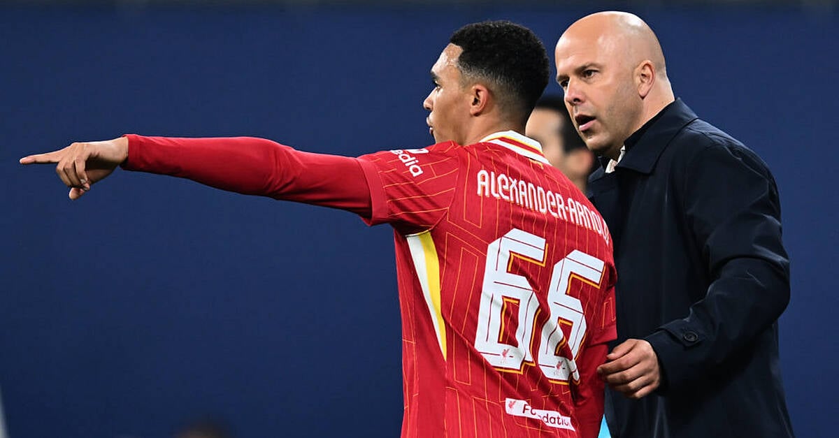 Arne Slot asks fans to support Trent Alexander-Arnold at trophy presentation