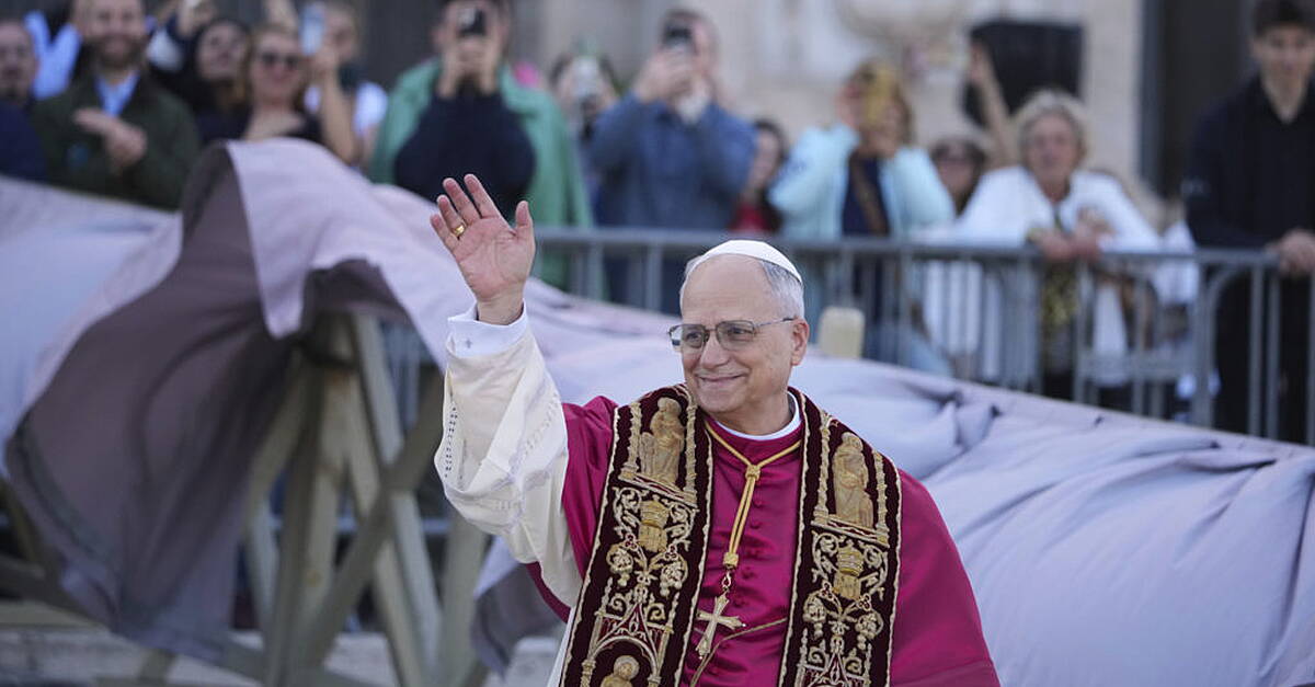 Pope declares ‘I am Roman’ as he completes formalities to become bishop ...