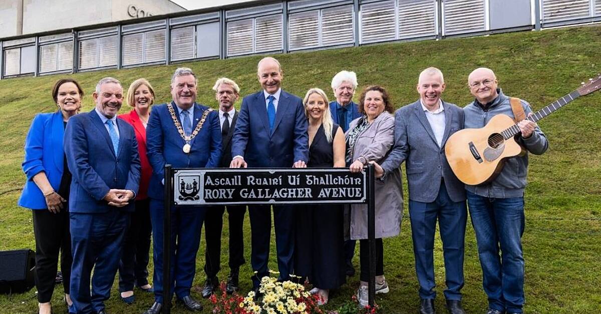 Taoiseach unveils Rory Gallagher Avenue as name of main entrance to Cork Airport