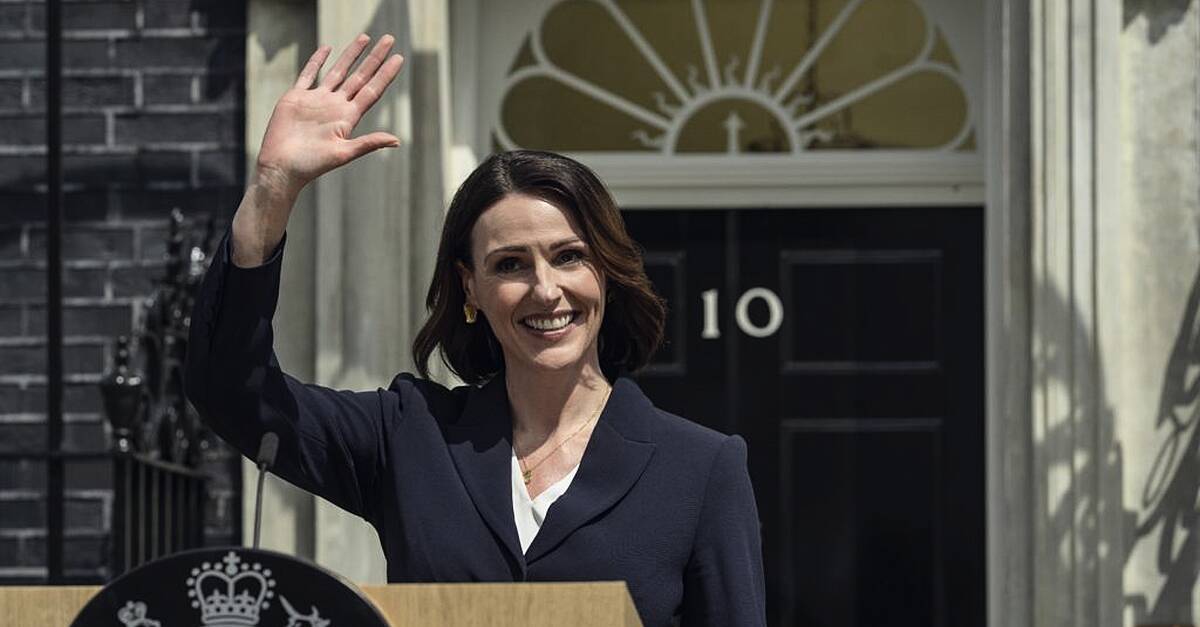 Първо погледнете на Suranne Jones като министър-председател в Project Project Project 