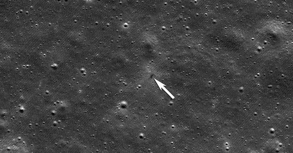 Космически кораб на НАСА около лунните снимки на катастрофата на японския лунен ландър 