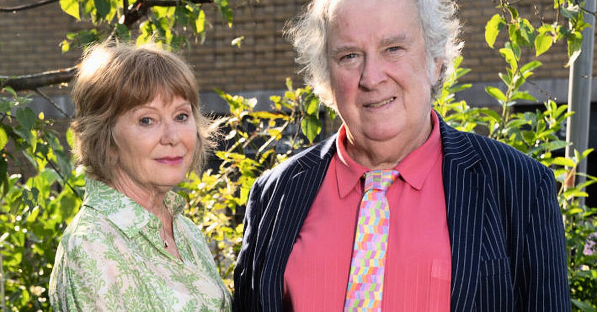 Звездата на Eastenders Карън Хенторн Репресираща роля като Джули Бейтс след 27 години 