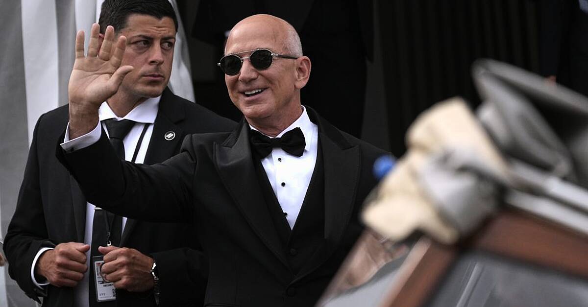 Billionaire Jeff Bezos marries Lauren Sanchez in lavish Venice ceremony