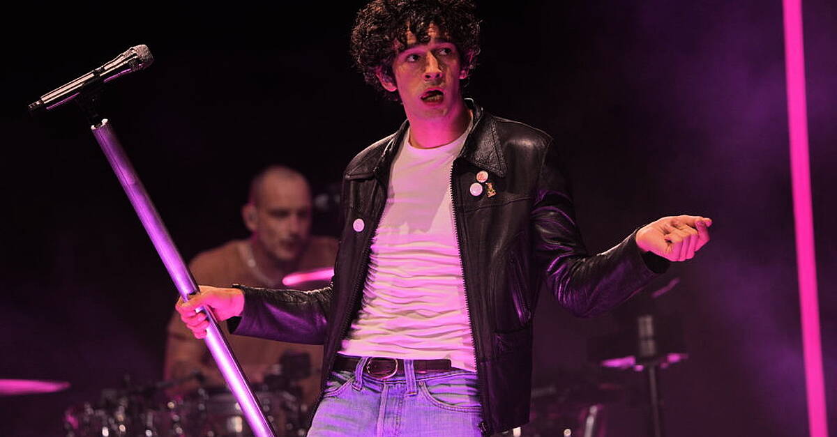 Glastonbury: Matty Healy Jokes Той е „най-добрият автор на песни на неговото поколение“ 