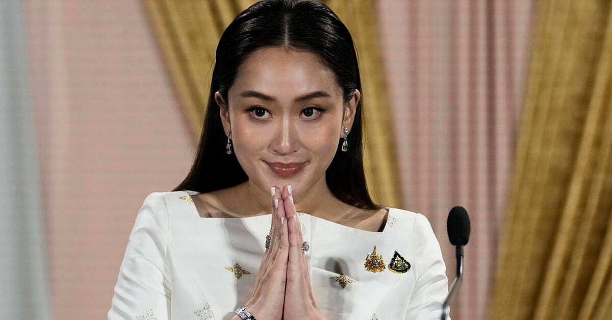 Тайландският съд спира премиера Paetongtarn Shinawatra заради изтичането на телефонно обаждане 