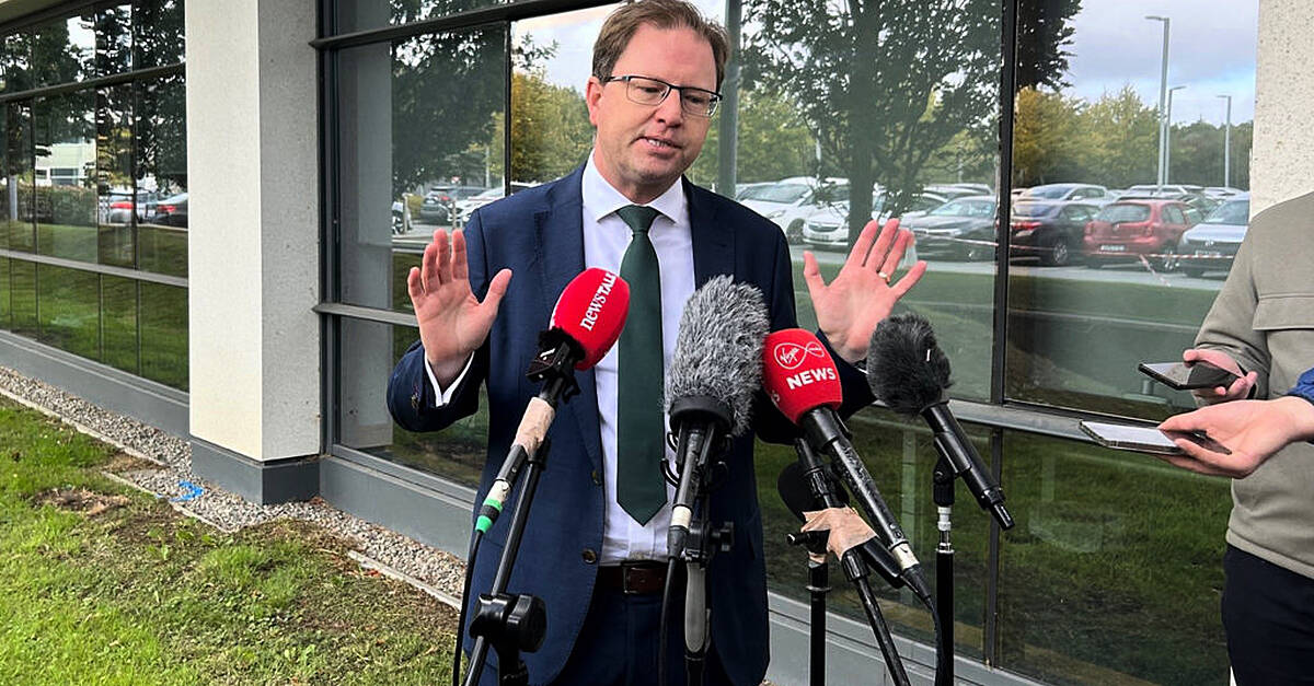 Government ministers say coalition is ‘at one’ over student contribution fees