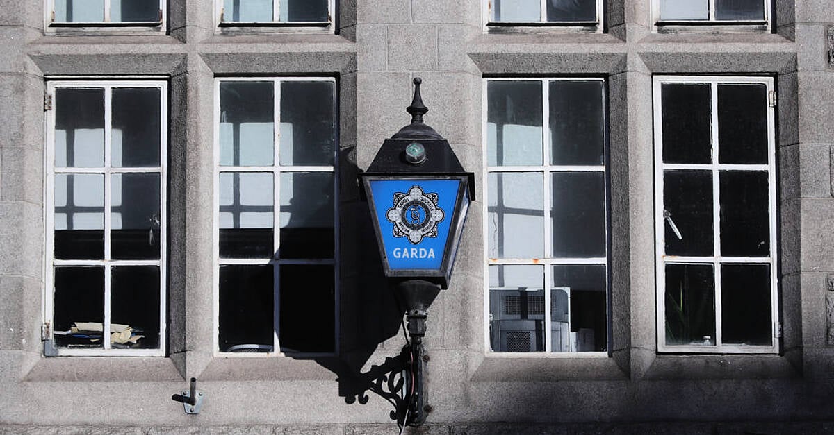 Gardaí questioning man (40s) in connection with discovery of `viable` bomb in Limerick