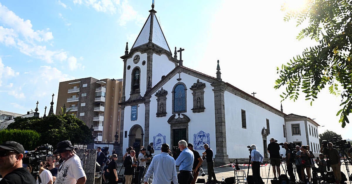 Liverpool players and boss arrive in Portugal ahead of Diogo Jota’s funeral