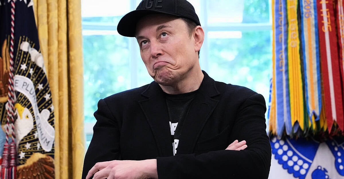 Tesla се плъзга като Musk`s `America Party` засилва притесненията на инвеститорите 