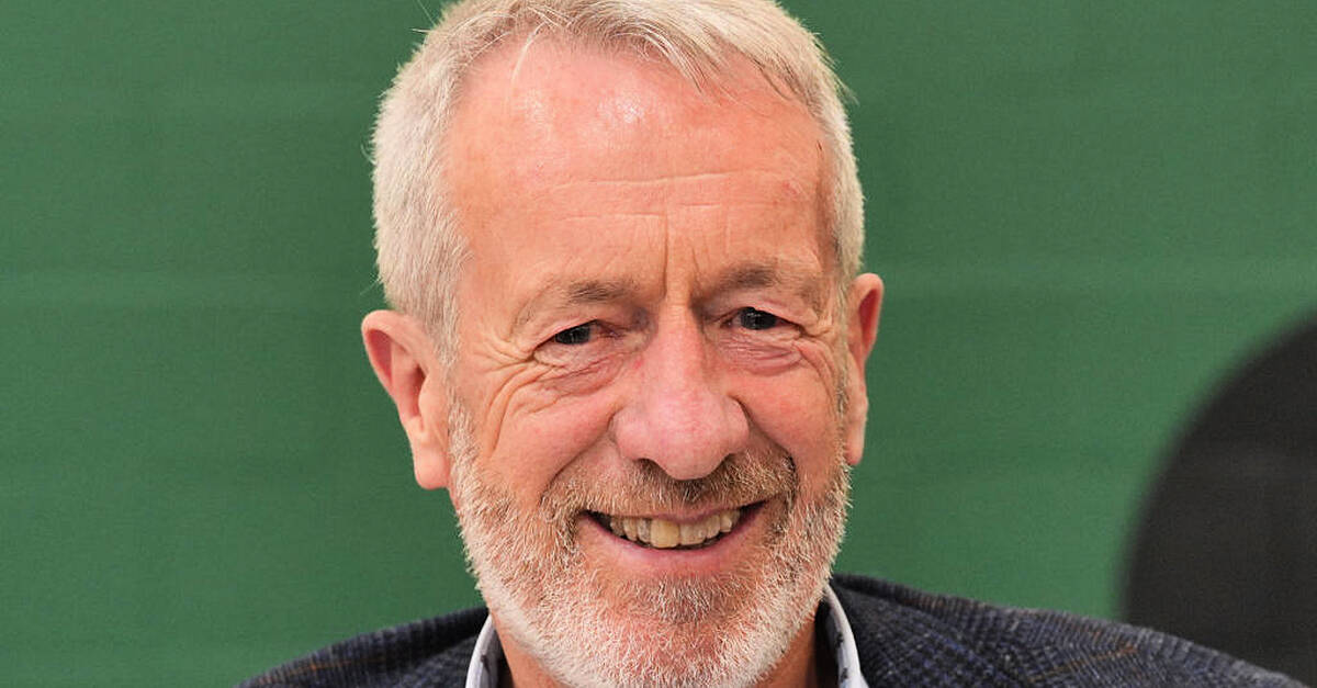 Presidential election 2025: Fine Gael MEP Seán Kelly rules himself out of race