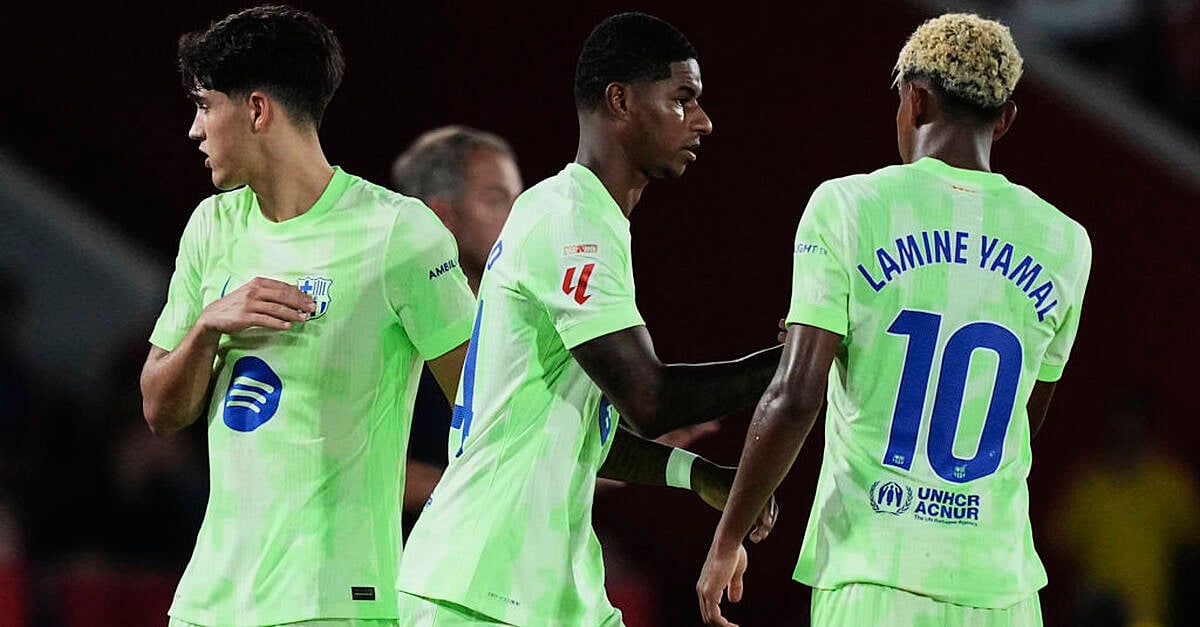 Marcus Rashford makes Barcelona debut and Harry Kane lifts silverware in Germany